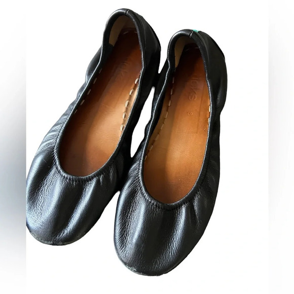 Tieks Flats in Dark Navy Blue, size 8 - Picture 1 of 7